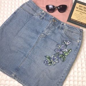 Ann Taylor LOFT  Denim Jean Skirt Size 8
